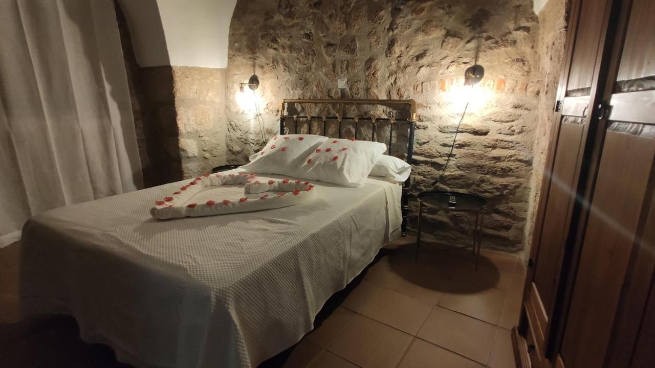 Apartamentos Rurales La Casa De Luis Санта-Крус-де-ла-Сьерра Экстерьер фото